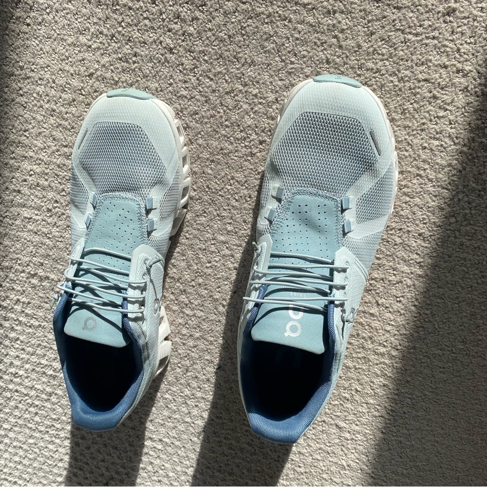 On cloud slip on shoes